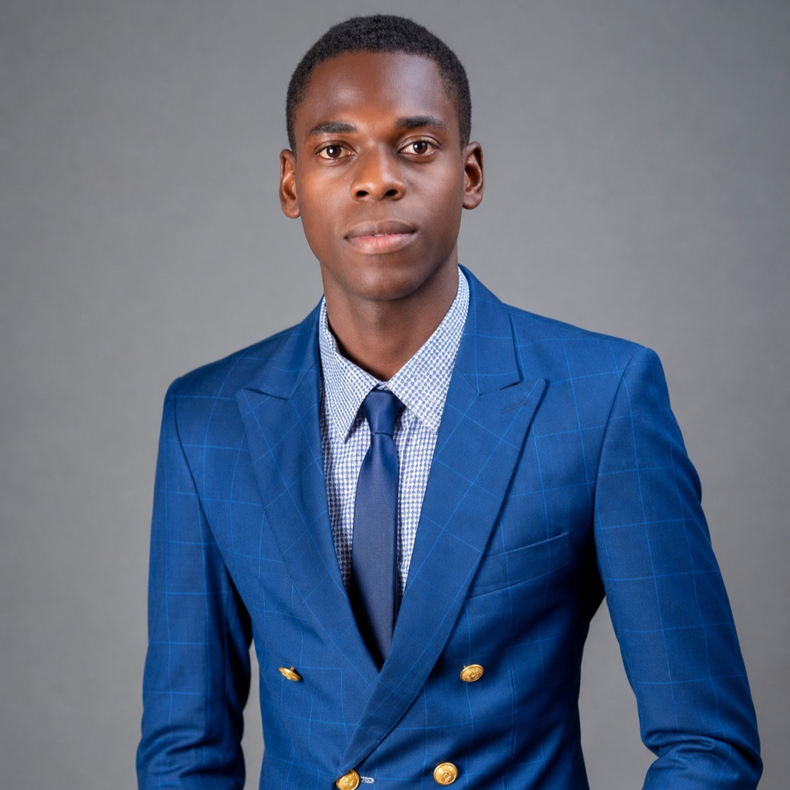 Portrait professionnel de Ben-Riche MOUNTOU, ingénieur électrotechnicien
